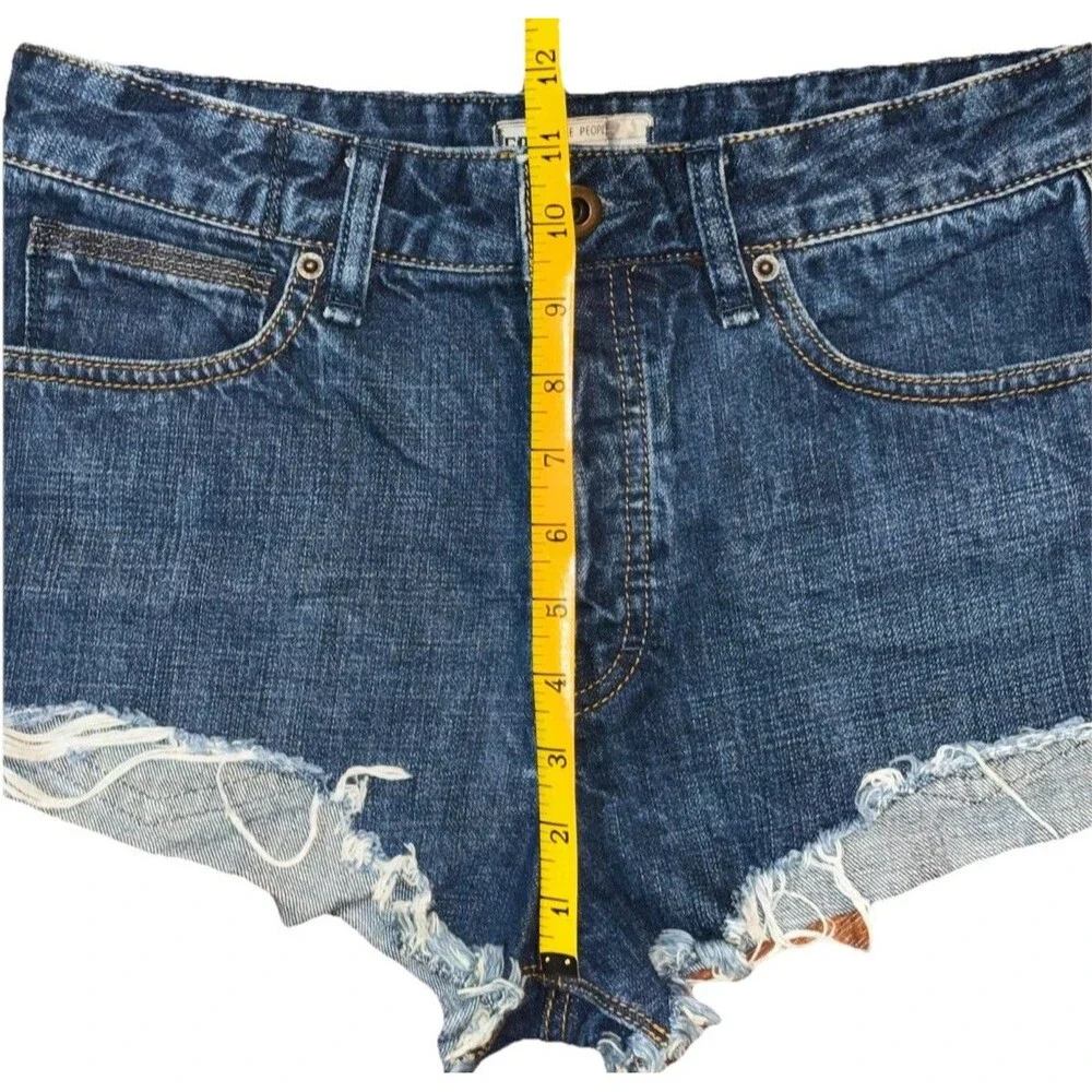 Free People Button Fly Hi Rise Cutoff Cheeky Denim Jean Shorts Med Wash Sz 27